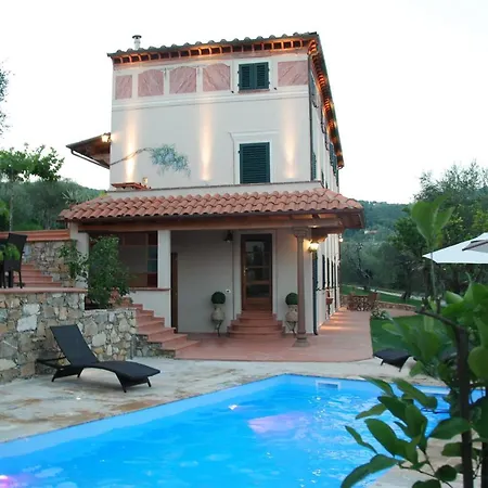 La Libellula- Casale Panoramico Con Piscina In Versilia * マッサローザ