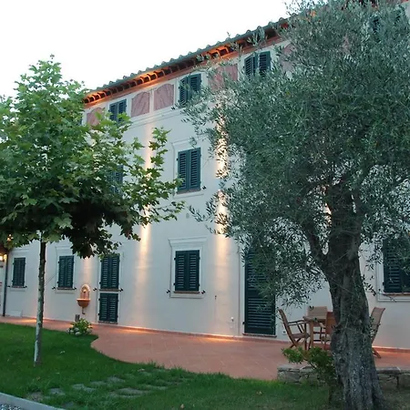 La Libellula- Casale Panoramico Con Piscina In Versilia アパート